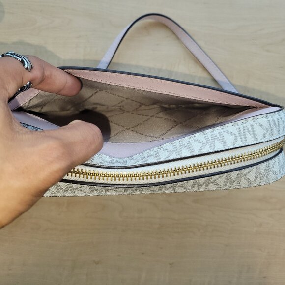 Michael Kors Jet Set Large Logo Crossbody Bag - Picture 6 of 11